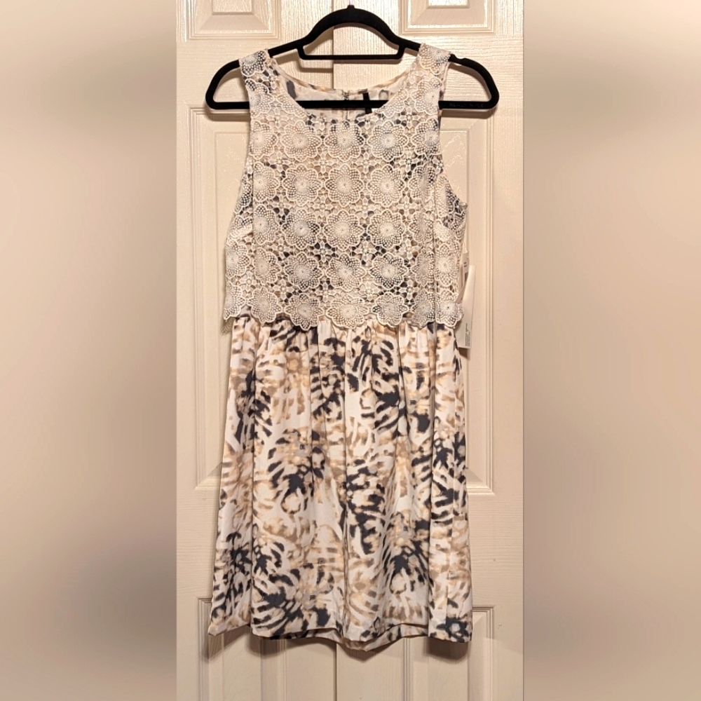 Kenzie, floral and lace dress